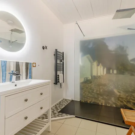 Les Bains De Vendee Apartamento *